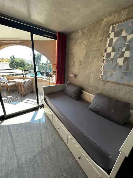 Апартаменты Appartement Cannes, Piscine - Vue Mer - Terasse